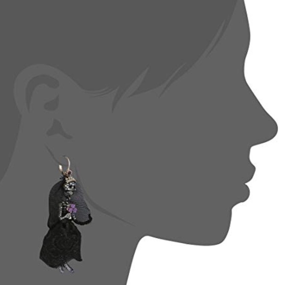 Betsey Johnson | women's skull bride mismatch - Picture 2 of 4